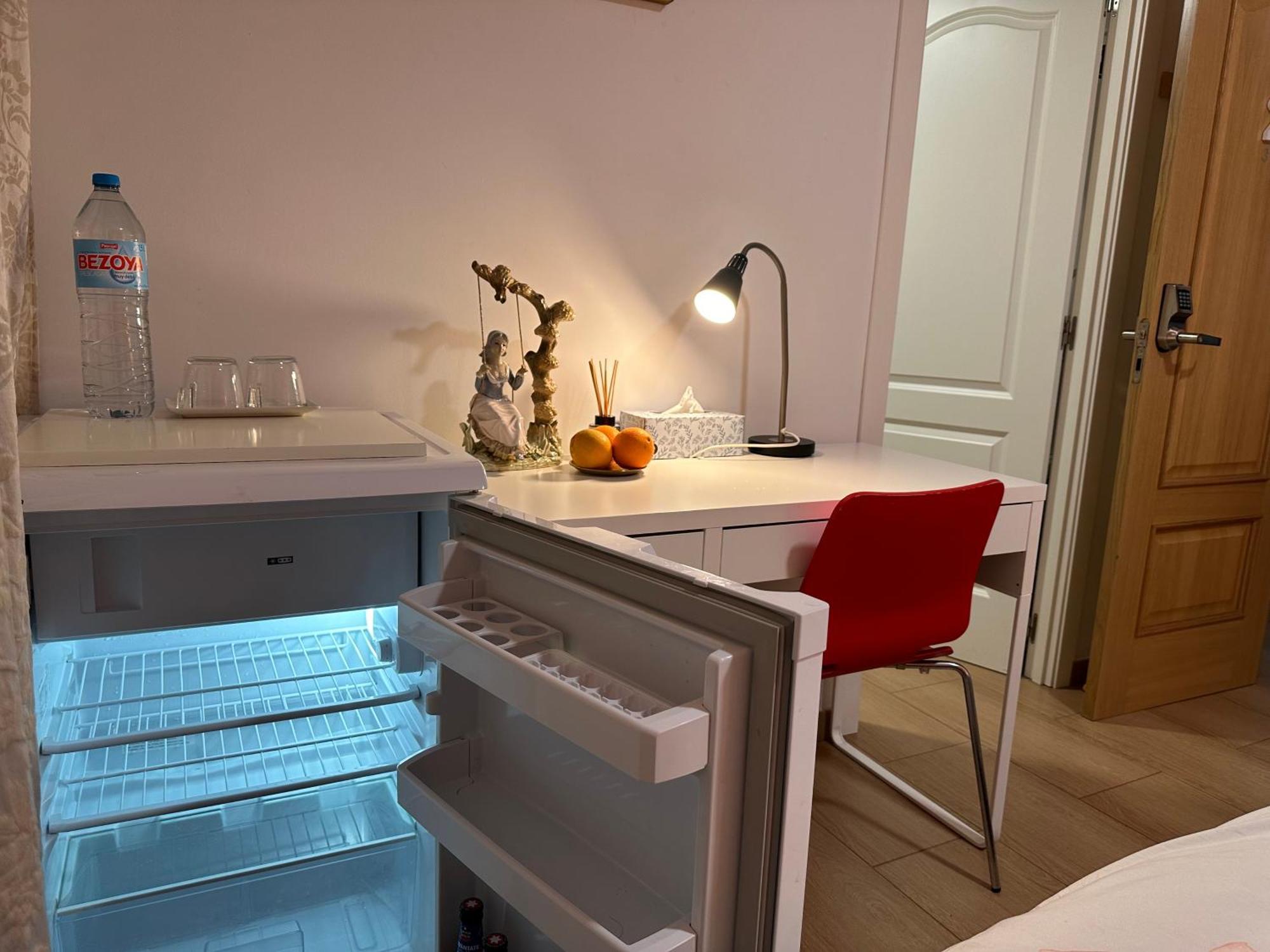Mirador 2 Del Mercado Central - Habitacion Con Bano Privado En El Centro De La Ciudad Vella Valencia Eksteriør billede