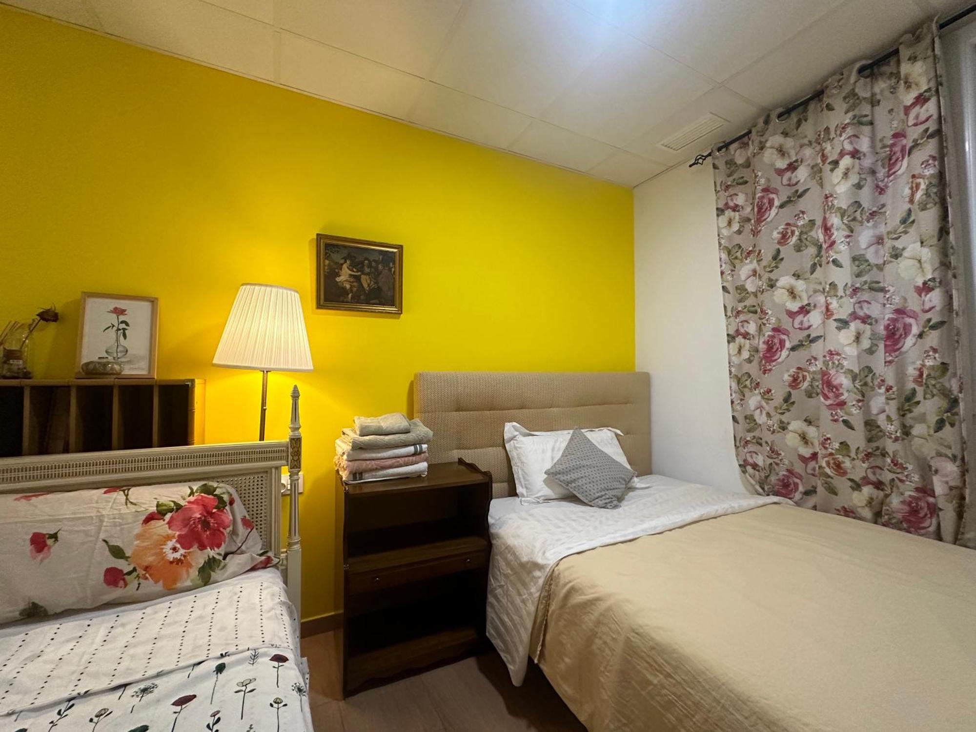 Mirador 2 Del Mercado Central - Habitacion Con Bano Privado En El Centro De La Ciudad Vella Valencia Eksteriør billede