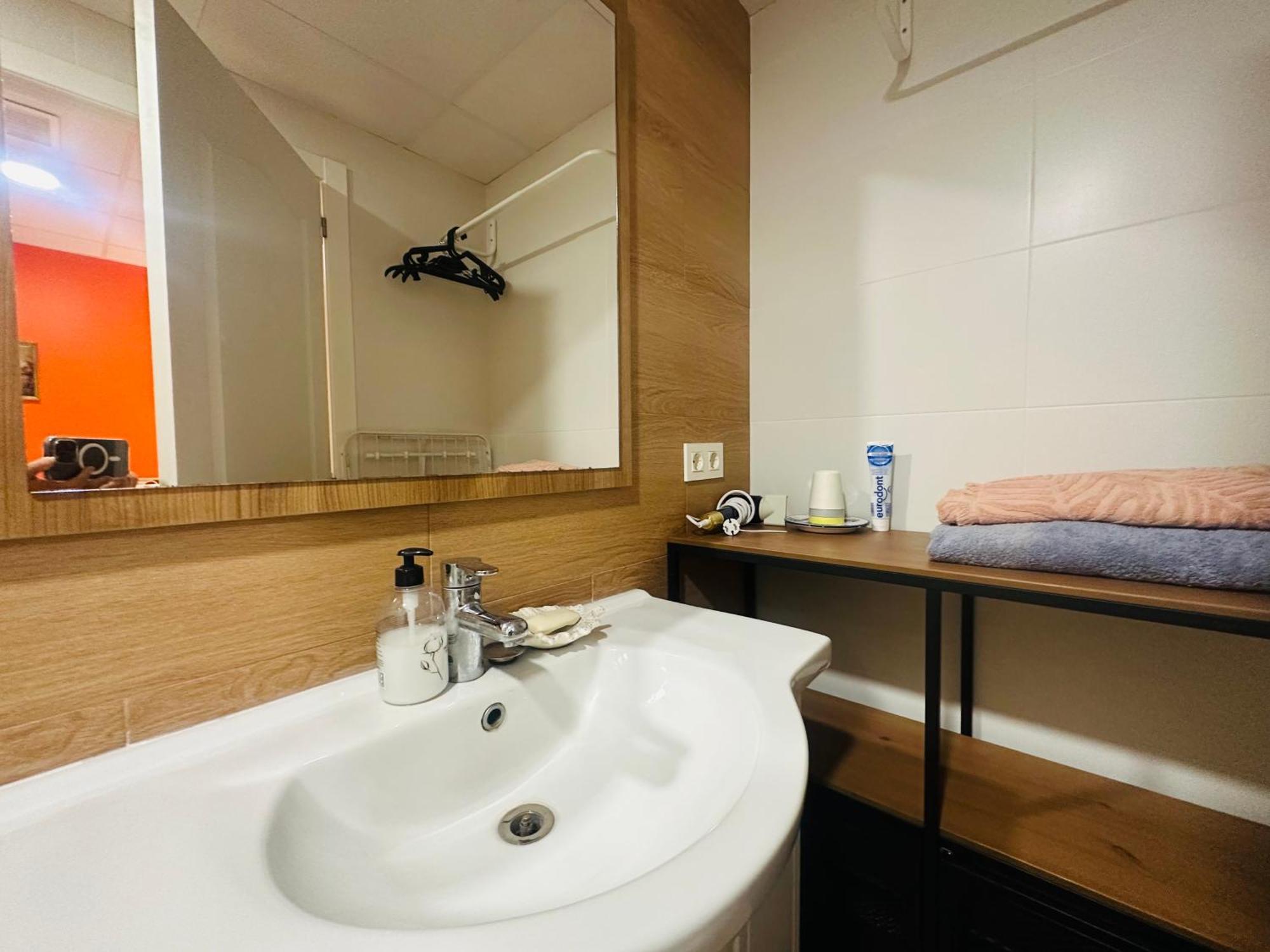 Mirador 2 Del Mercado Central - Habitacion Con Bano Privado En El Centro De La Ciudad Vella Valencia Eksteriør billede