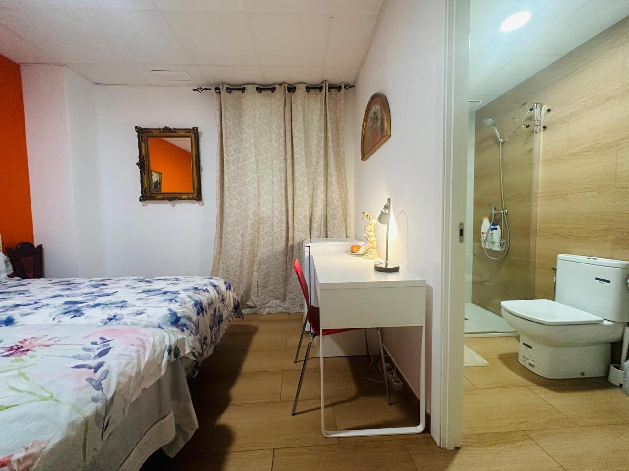 Mirador 2 Del Mercado Central - Habitacion Con Bano Privado En El Centro De La Ciudad Vella Valencia Eksteriør billede