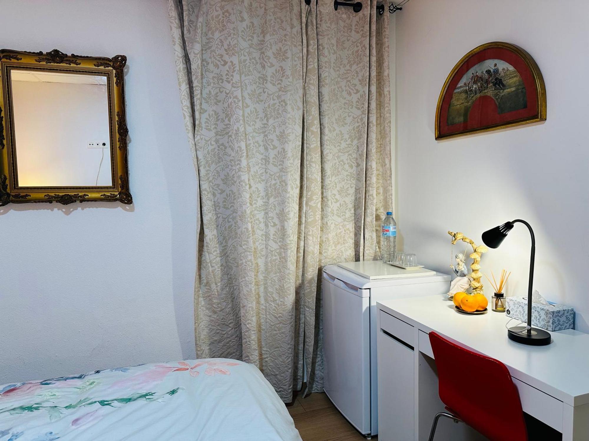 Mirador 2 Del Mercado Central - Habitacion Con Bano Privado En El Centro De La Ciudad Vella Valencia Eksteriør billede