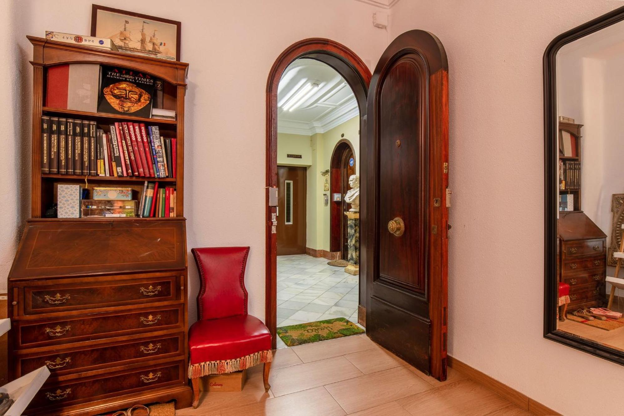 Mirador 2 Del Mercado Central - Habitacion Con Bano Privado En El Centro De La Ciudad Vella Valencia Eksteriør billede