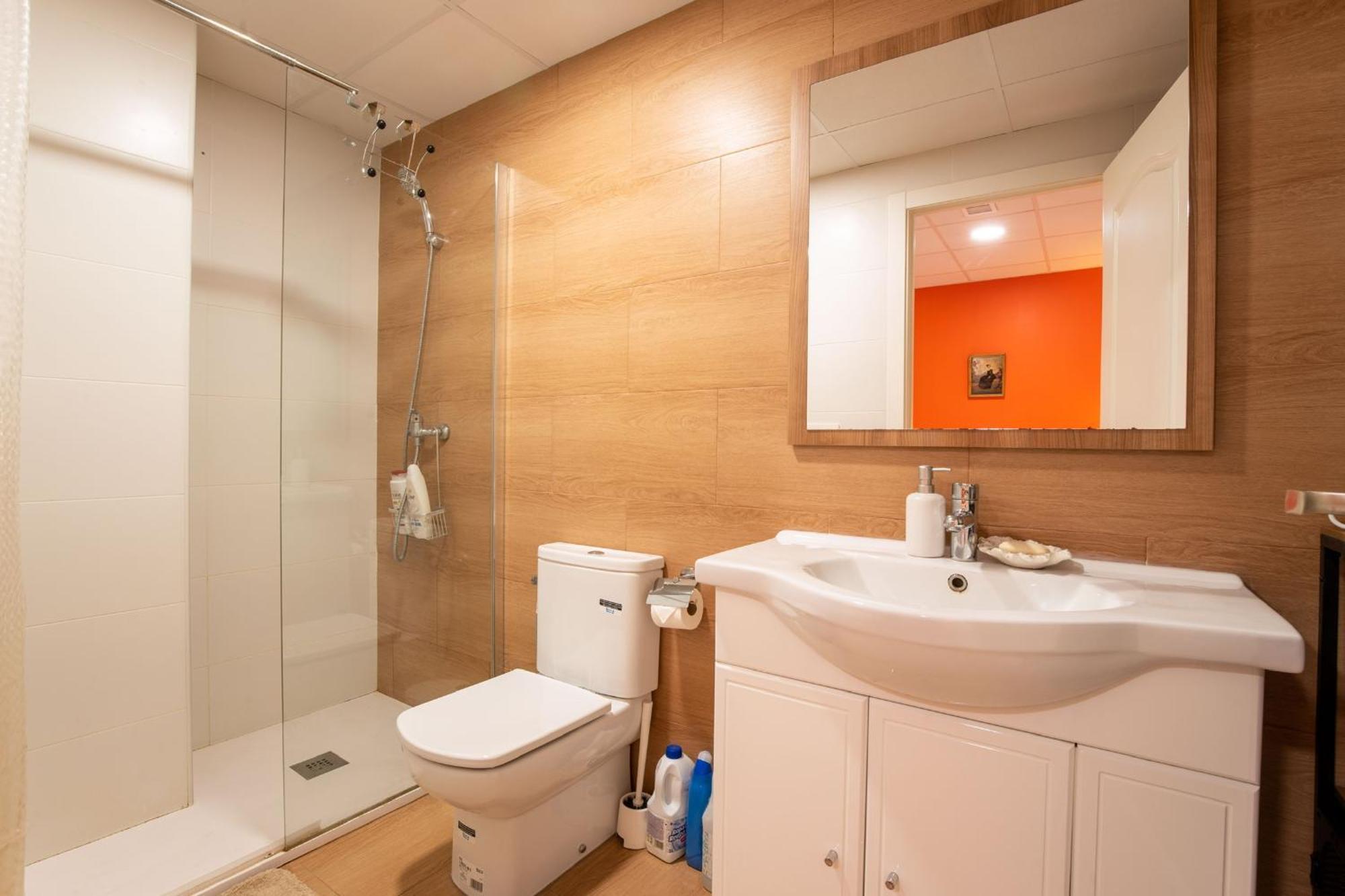 Mirador 2 Del Mercado Central - Habitacion Con Bano Privado En El Centro De La Ciudad Vella Valencia Eksteriør billede